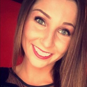 Meet your Posher, Destinee